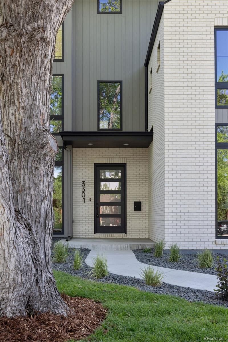 3301 S Clermont St, Denver, CO 80222