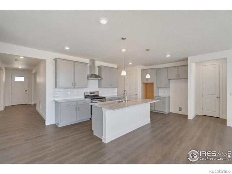 1108 Clara View Dr, Berthoud, CO 80513