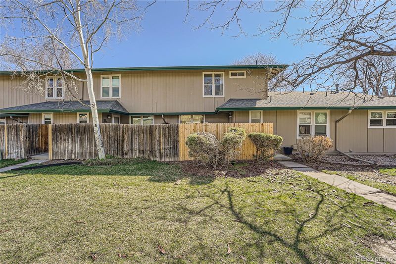 8758 E Roundtree Ave, Greenwood Village, CO 80111