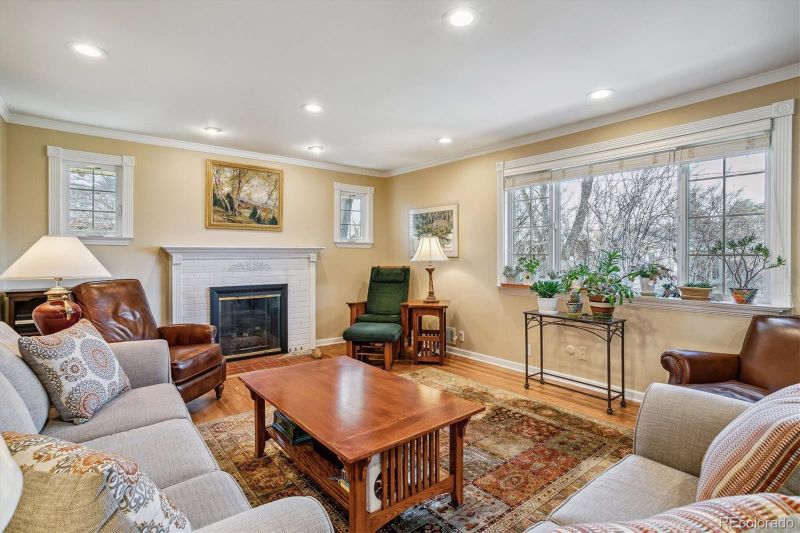 2105 E Dartmouth Cir, Englewood, CO 80113