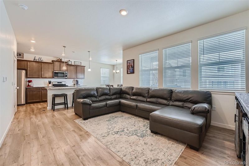 37 N Undergrove St, Aurora, CO 80018