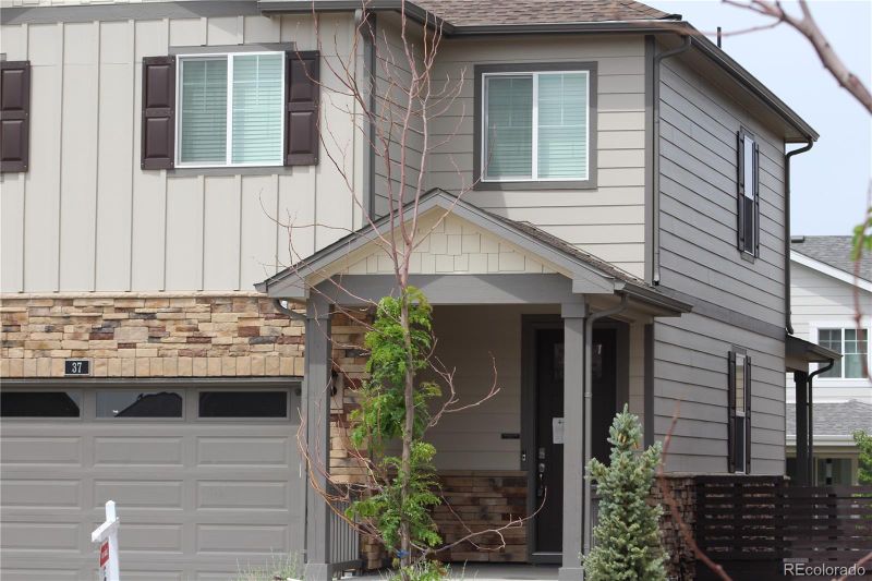 37 N Undergrove St, Aurora, CO 80018