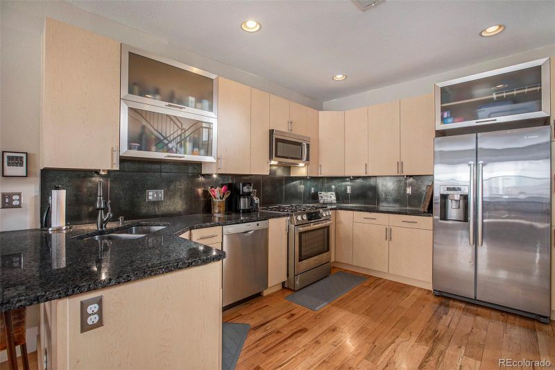 930 S Pearl St #103, Denver, CO 80209
