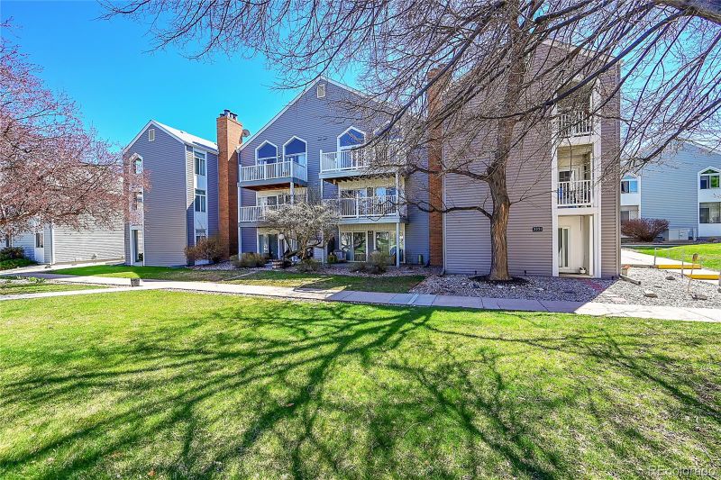 3351 S Monaco Pw #E, Denver, CO 80222