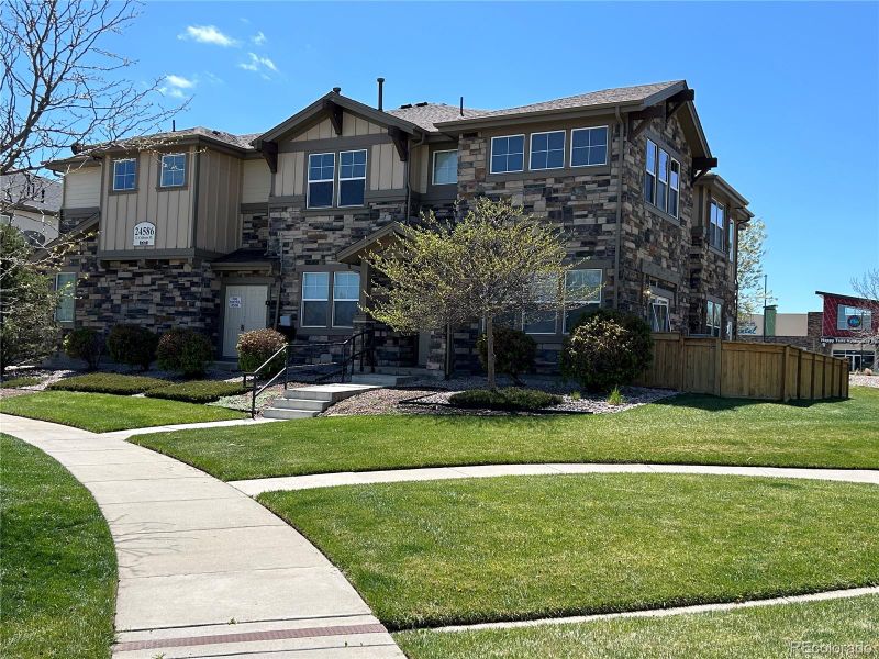 24586 E Calhoun Pl #B, Aurora, CO 80016