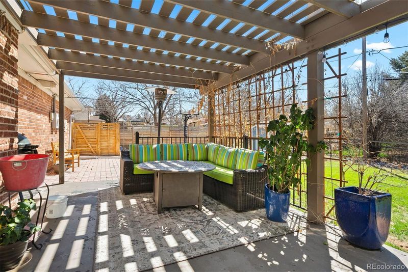 2404 W Costilla Ave, Littleton, CO 80120