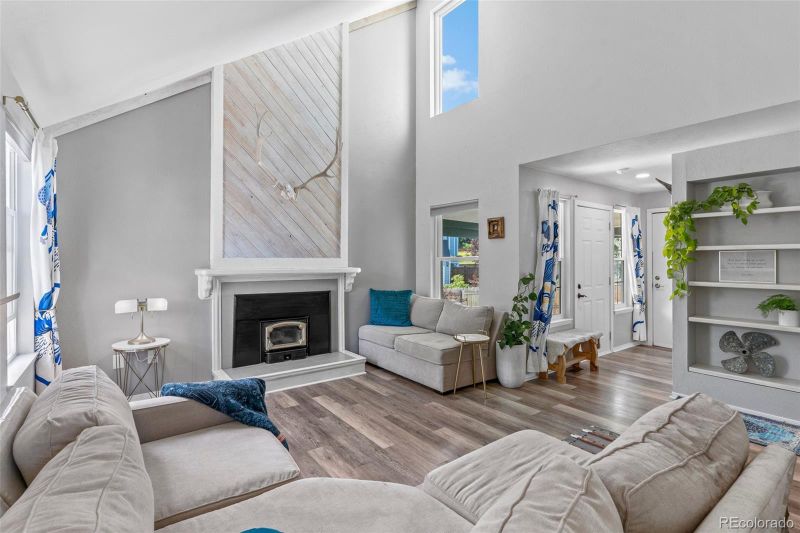 9864 W Elmhurst Pl, Littleton, CO 80128