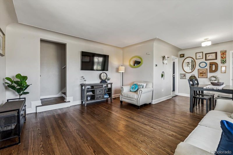 2231 Newport St, Denver, CO 80207