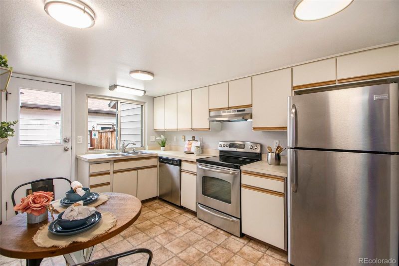 16005 E Ithaca Pl #E, Aurora, CO 80013