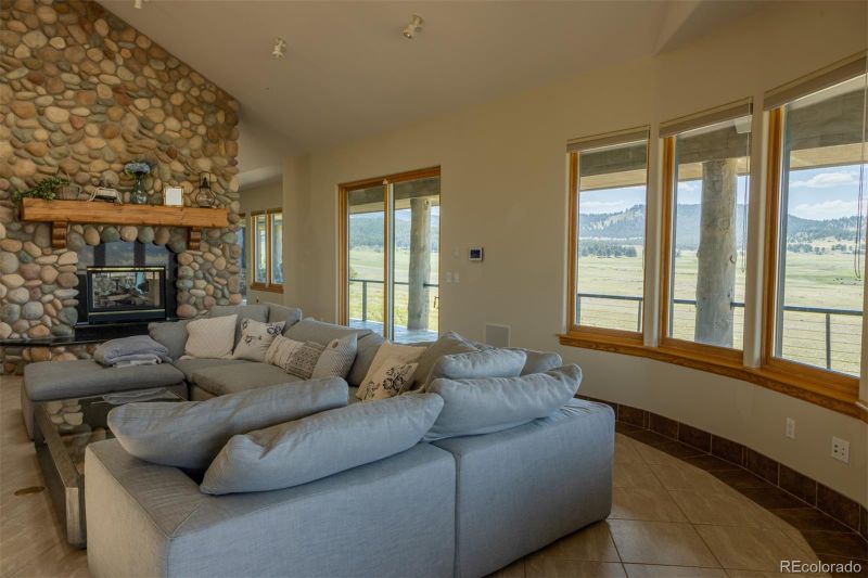 5681 Cr 59, Florissant, CO 80816