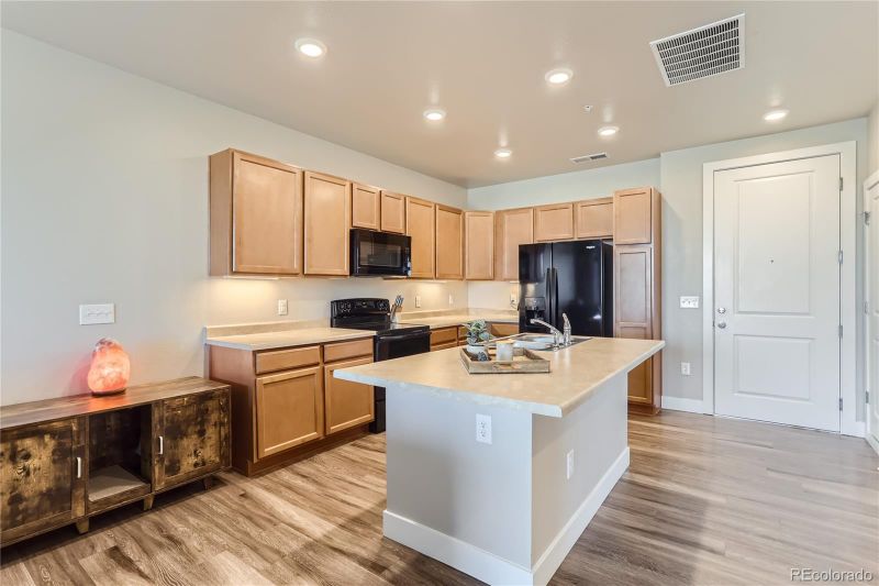 981 S Sable Blvd #305, Aurora, CO 80012