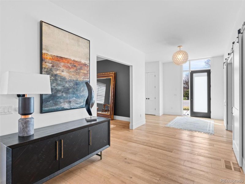 160 N Glencoe St, Denver, CO 80220