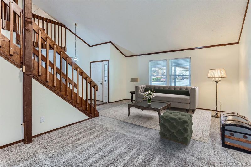 2052 S Oakland St, Aurora, CO 80014