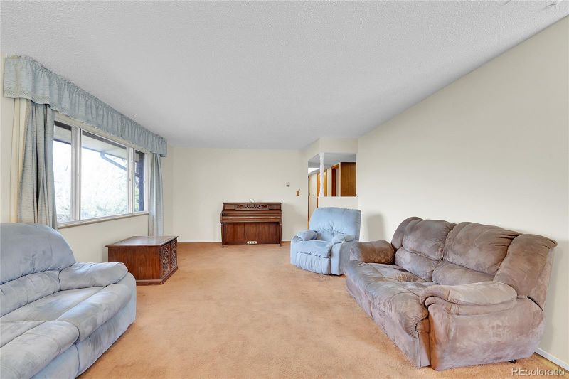1709 S Ironton St, Aurora, CO 80012