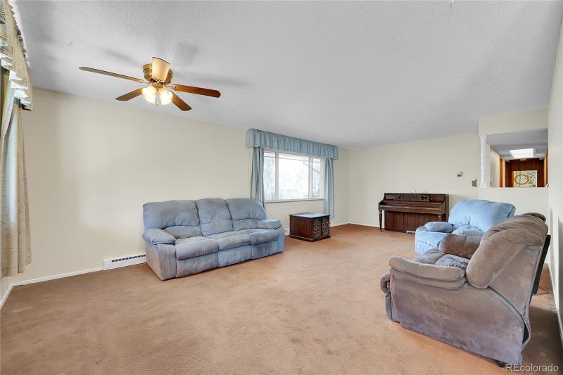1709 S Ironton St, Aurora, CO 80012
