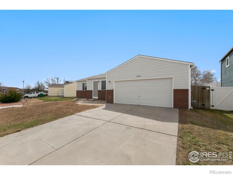 3907 Falcon Ln, Evans, CO 80620