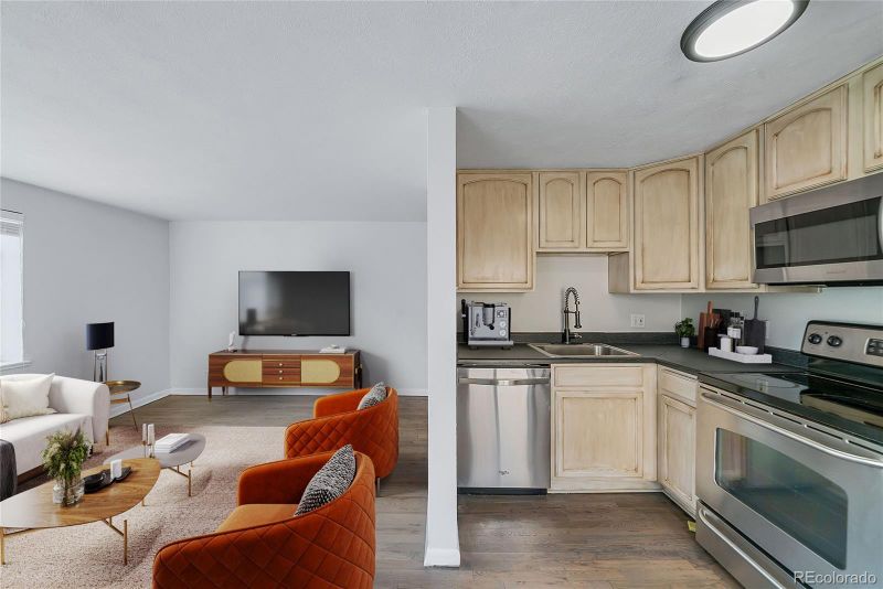 1182 Clermont St #A104, Denver, CO 80220