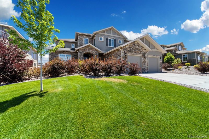 27711 E Lakeview Dr, Aurora, CO 80016