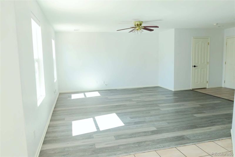 19352 E Wyoming Ave, Aurora, CO 80017