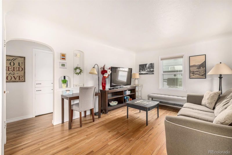 2395 S Corona St, Denver, CO 80210