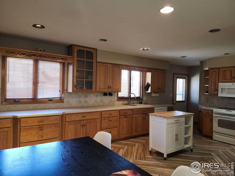 140 Vine St, Burlington, CO 80807