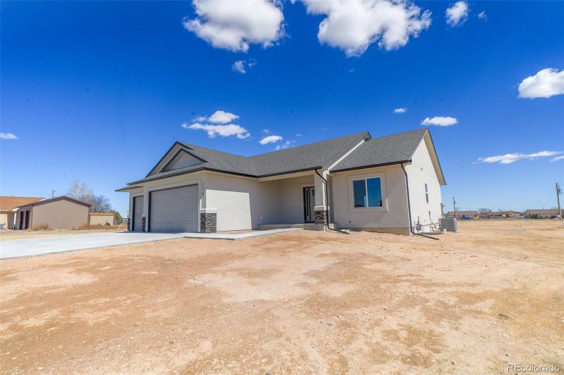 578 N Matt Dr, Pueblo, CO 81007
