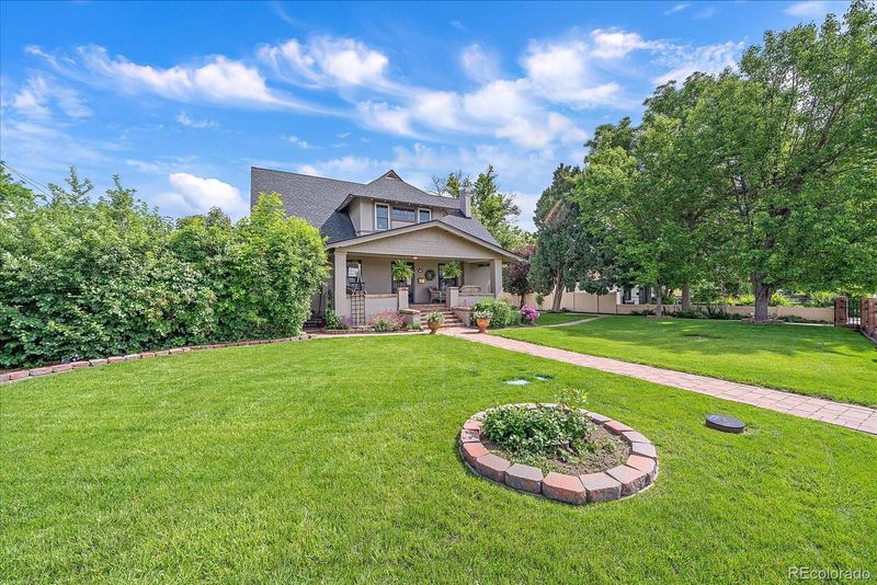 6907 Grandview Ave, Arvada, CO 80002