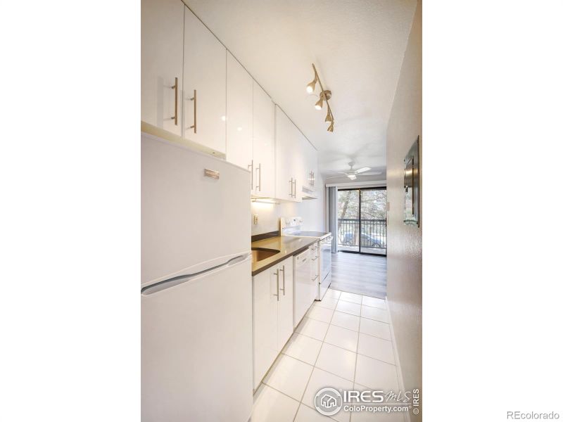 1934 18th St #13, Boulder, CO 80302