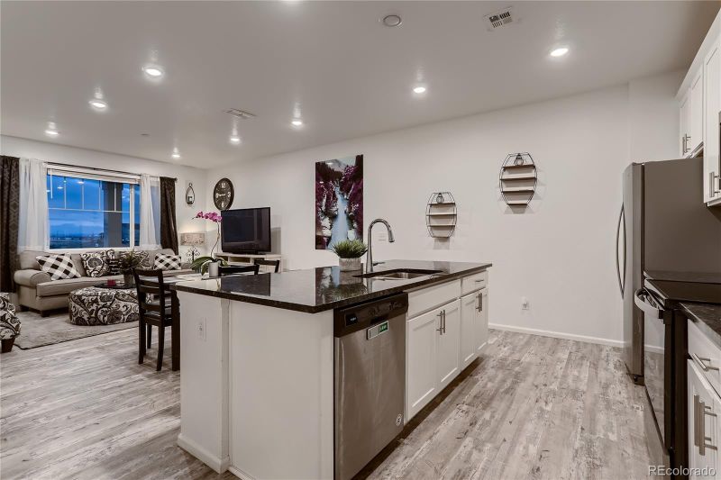 21161 E 60th Ave, Aurora, CO 80019