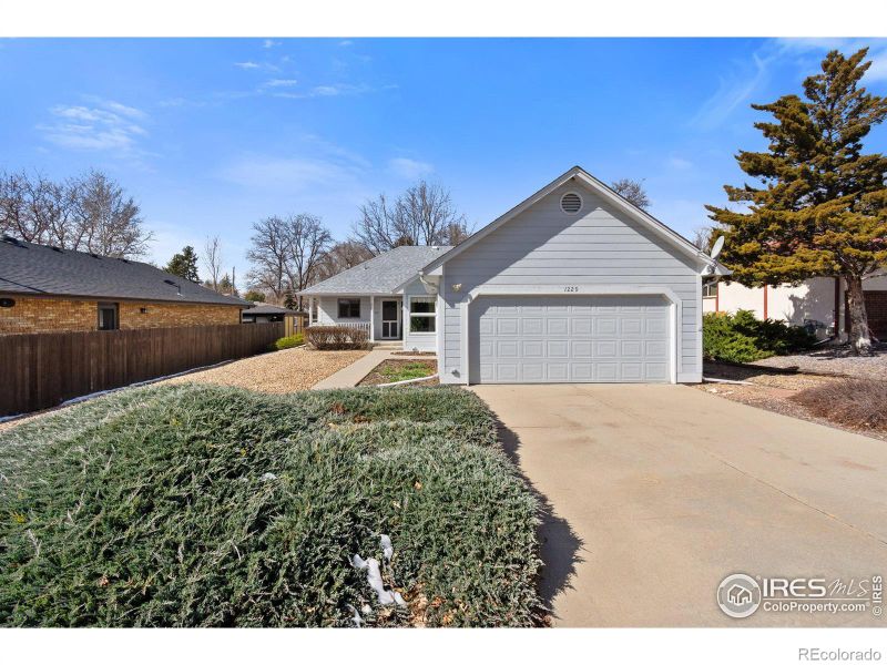 1229 Hunter Ct, Longmont, CO 80501