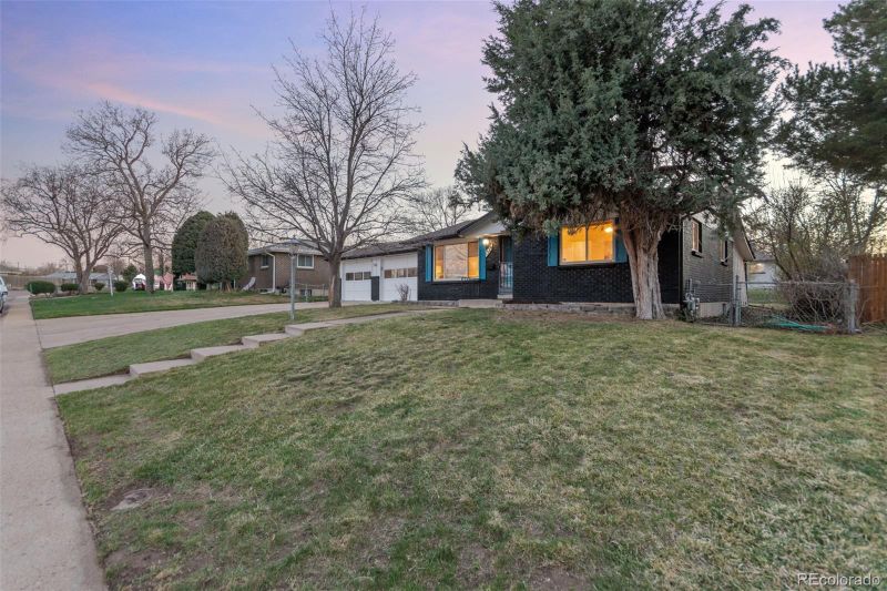 1529 S Dudley Ct, Lakewood, CO 80232