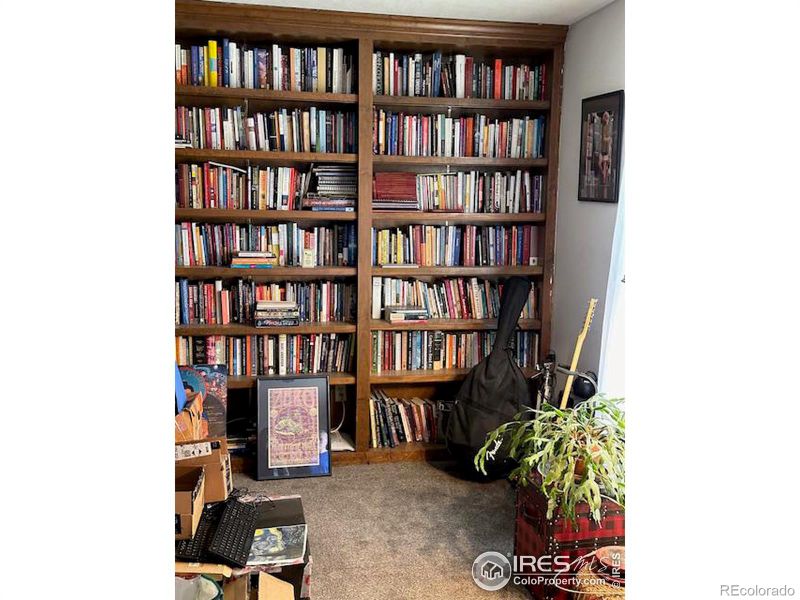 10142 Oxford Rd, Longmont, CO 80504