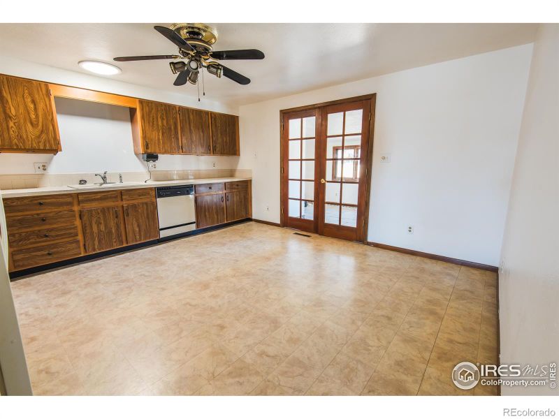 549 W 38th St, Loveland, CO 80538