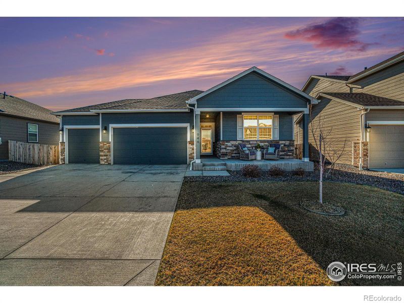 944 Camberly Dr, Windsor, CO 80550
