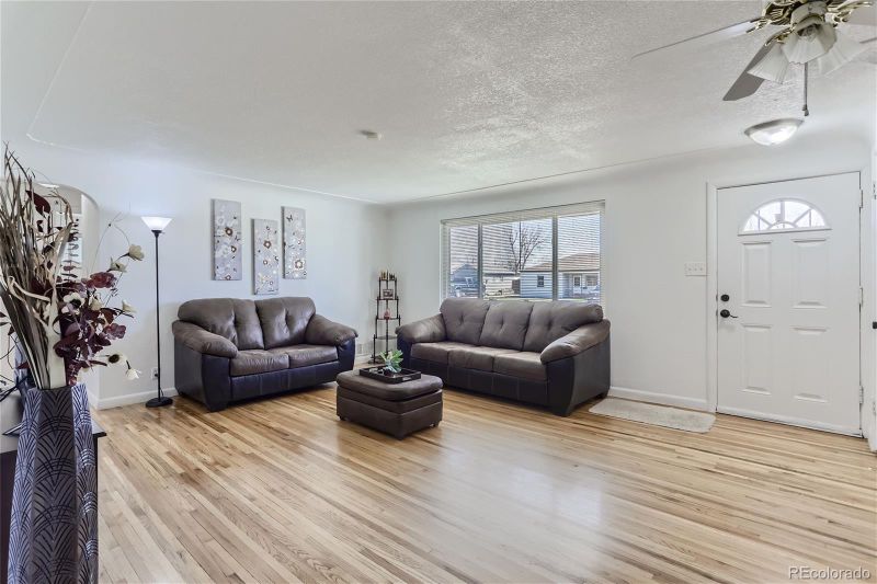 461 Zenobia St, Denver, CO 80204