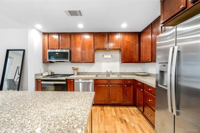 1630 N Clarkson St #106, Denver, CO 80218