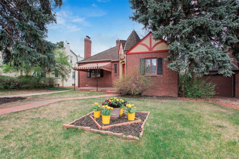 651 Fairfax St, Denver, CO 80220
