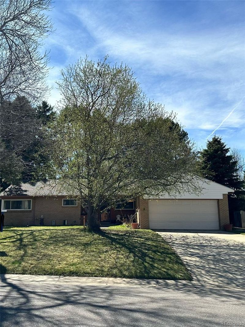 215 Leyden St, Denver, CO 80220