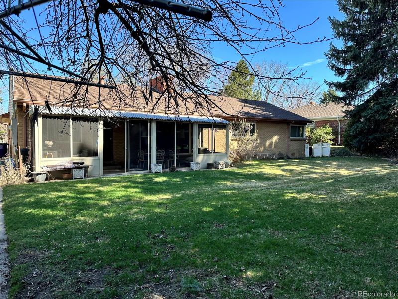 215 Leyden St, Denver, CO 80220