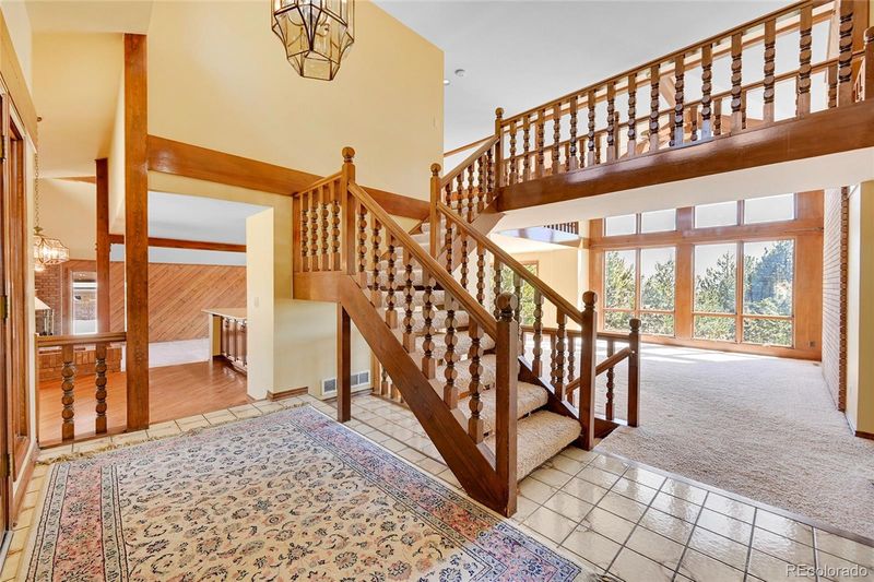 1923 S Queen Dr, Lakewood, CO 80227