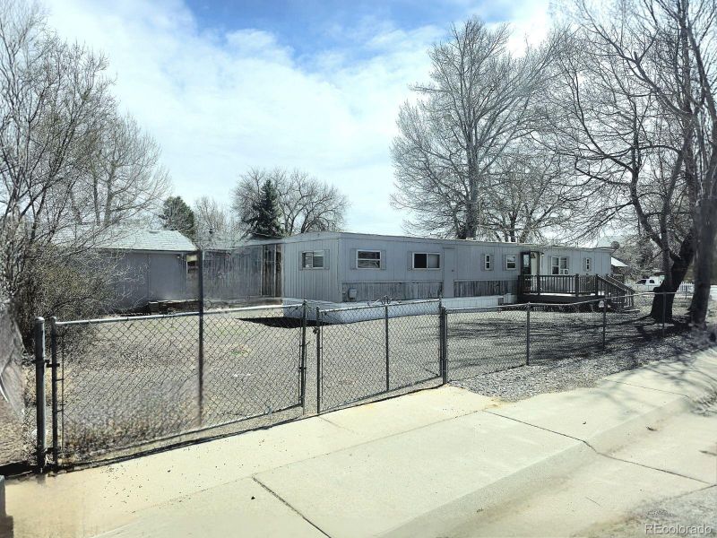534 Willow Dr, Lochbuie, CO 80603