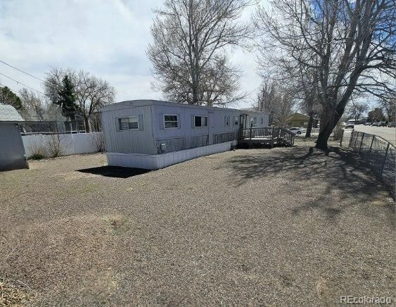 534 Willow Dr, Lochbuie, CO 80603