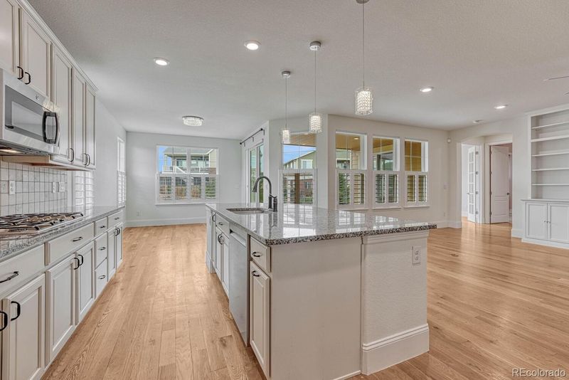 8038 S Valleyhead Way, Aurora, CO 80016