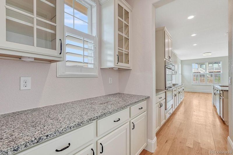 8038 S Valleyhead Way, Aurora, CO 80016
