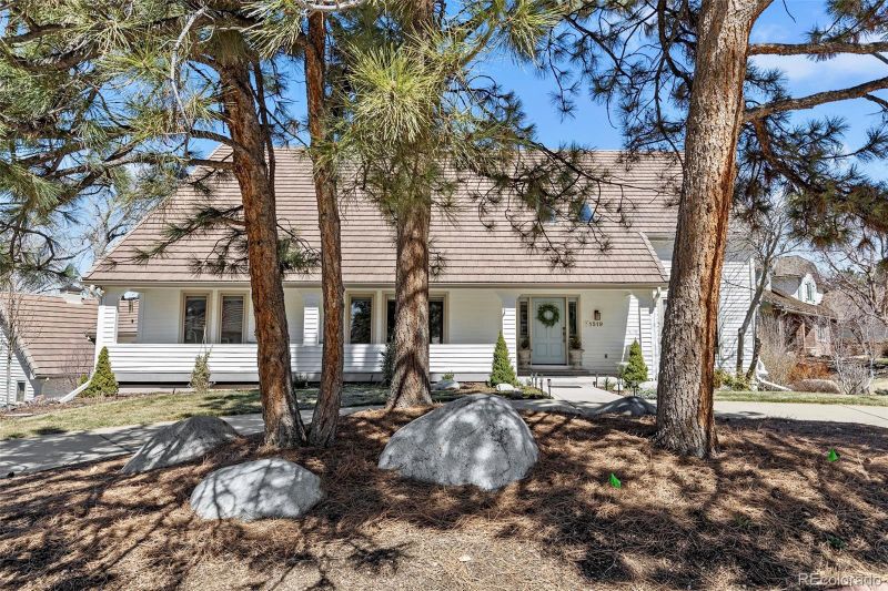1519 E Maplewood Ct, Centennial, CO 80121
