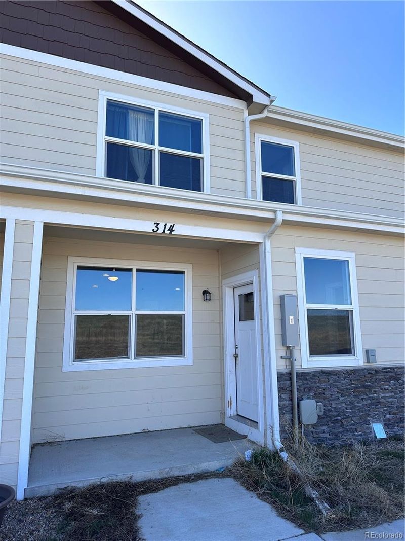 314 S 4th Ct, Deer Trail, CO 80105