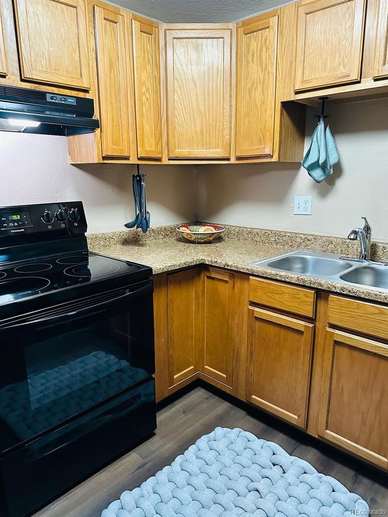 875 S Quebec St #17, Denver, CO 80247