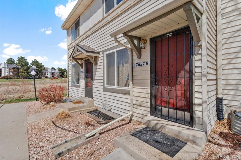 17657 E Loyola Dr #B, Aurora, CO 80013