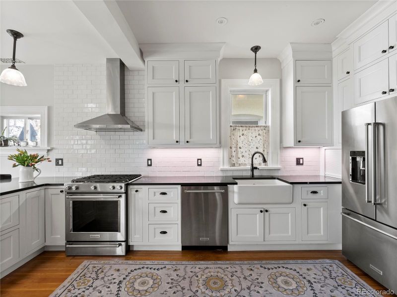 355 S Grant St, Denver, CO 80209