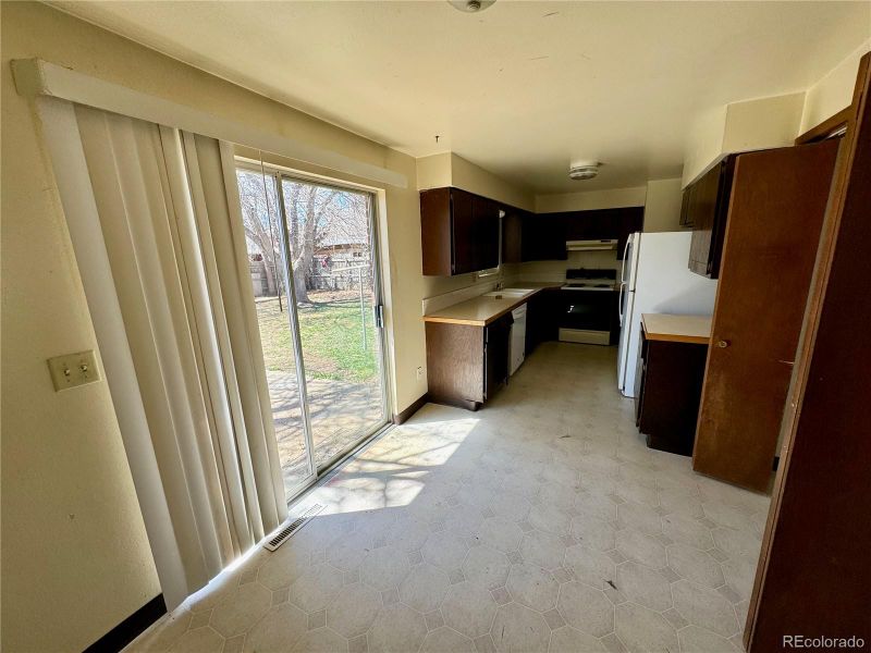 911 Tony Pl, Longmont, CO 80501